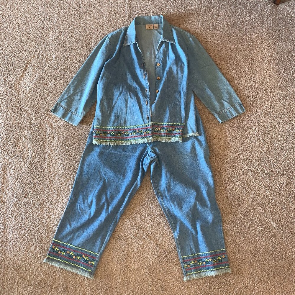 Colorful Stitching with Frayed Edge Denim Capris & Matching Jacket